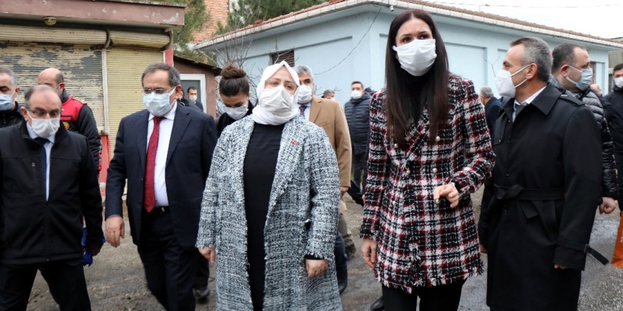Bakan Selçuk’tan İş Yerleri Yanan Esnafa Destek Sözü