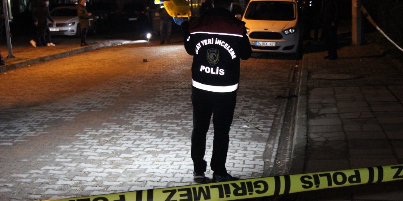 Sokak Ortasında 2 Kişiyi Vurdular, Bağ Evinde Saklanırken Yakalandılar
