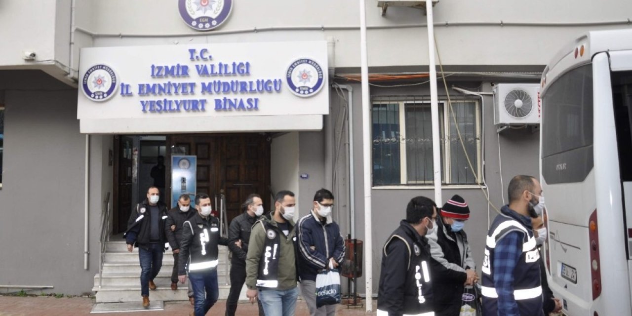 İ̇zmir Merkezli Fetö Operasyonunda 16 Tutuklama