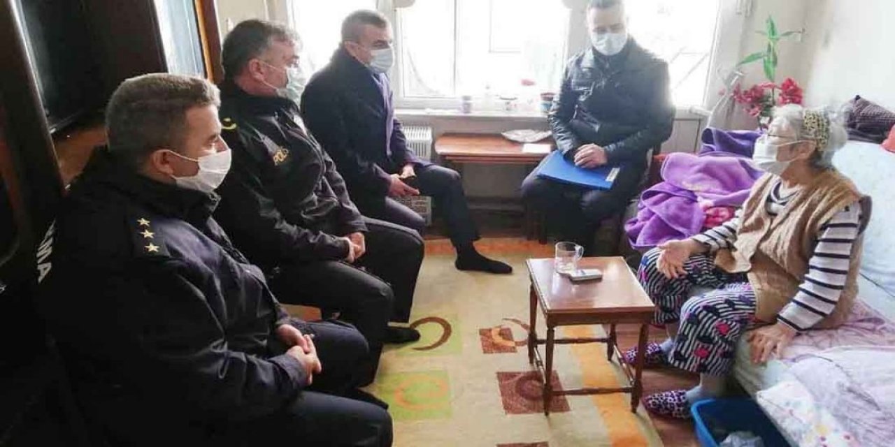 Kaymakam Atasoy’dan Yaşlılara Misafir Oldu