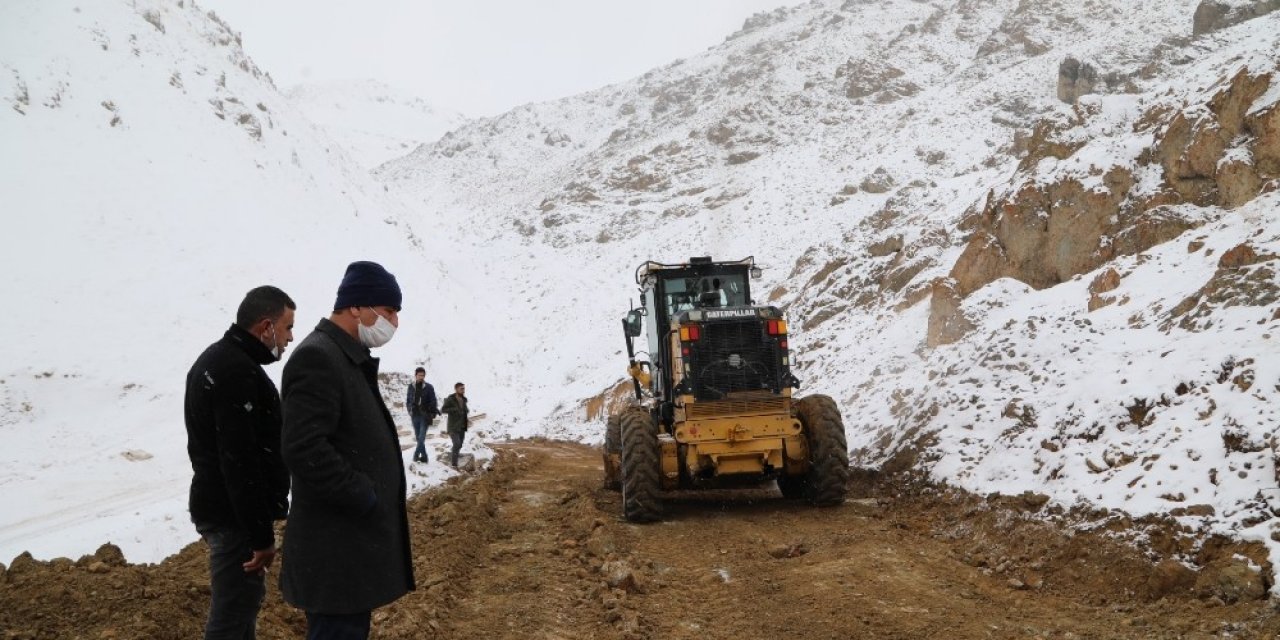 Başkale’de 30 Yıllık Yol Çilesi Bitti