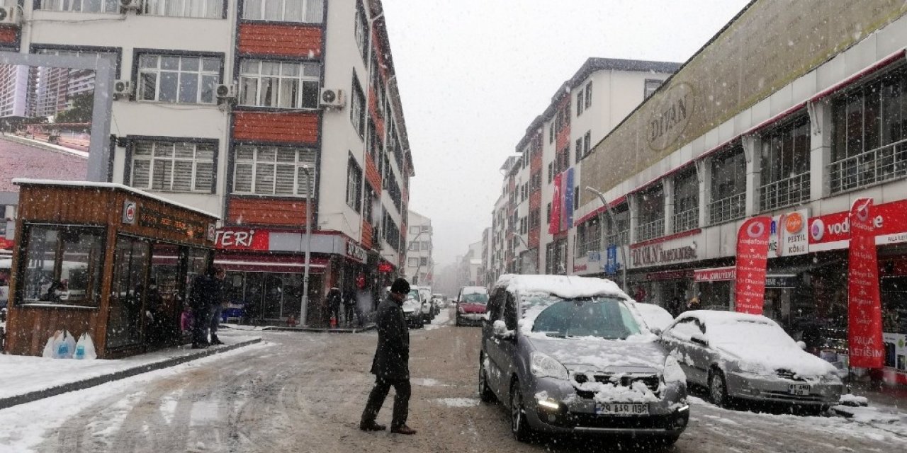 Gümüşhane’de Etkili Kar Yağışı