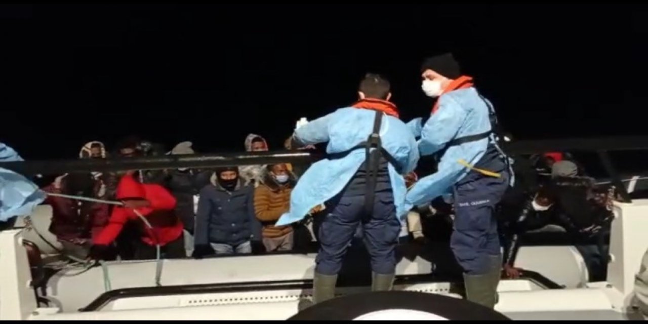 Ayvalık’ta 26 Mülteci Kurtarıldı