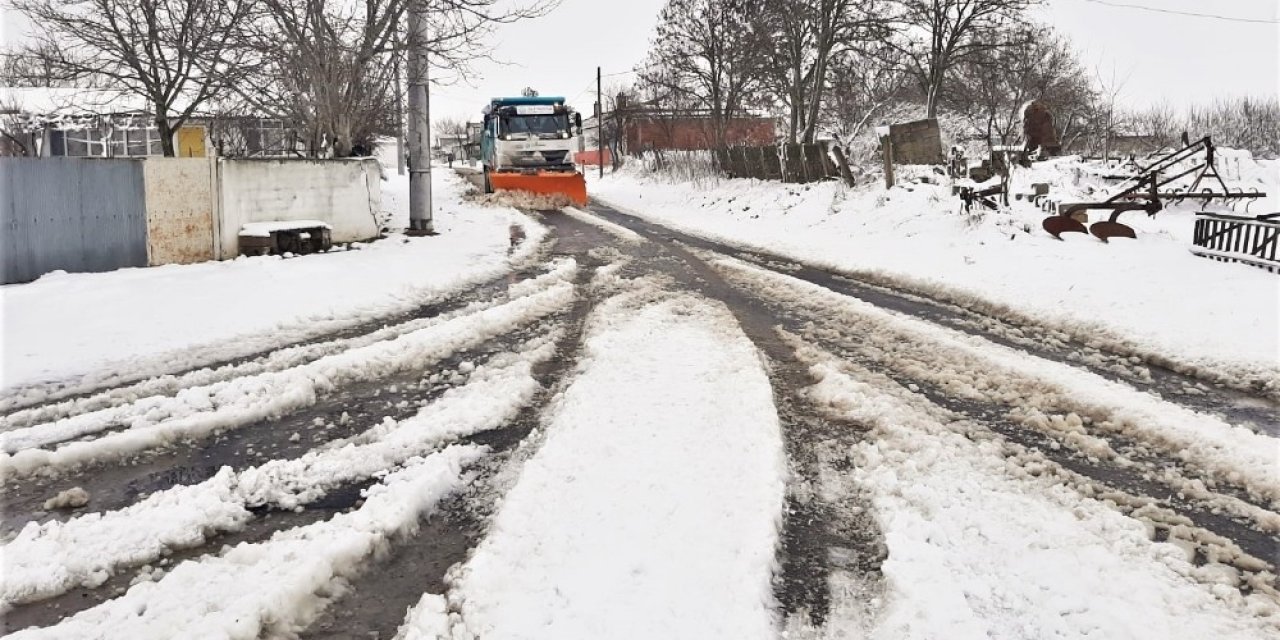 İ̇ki Günlük Kar Mesaisi İle Süleymanpaşa Yolları Açık Kaldı