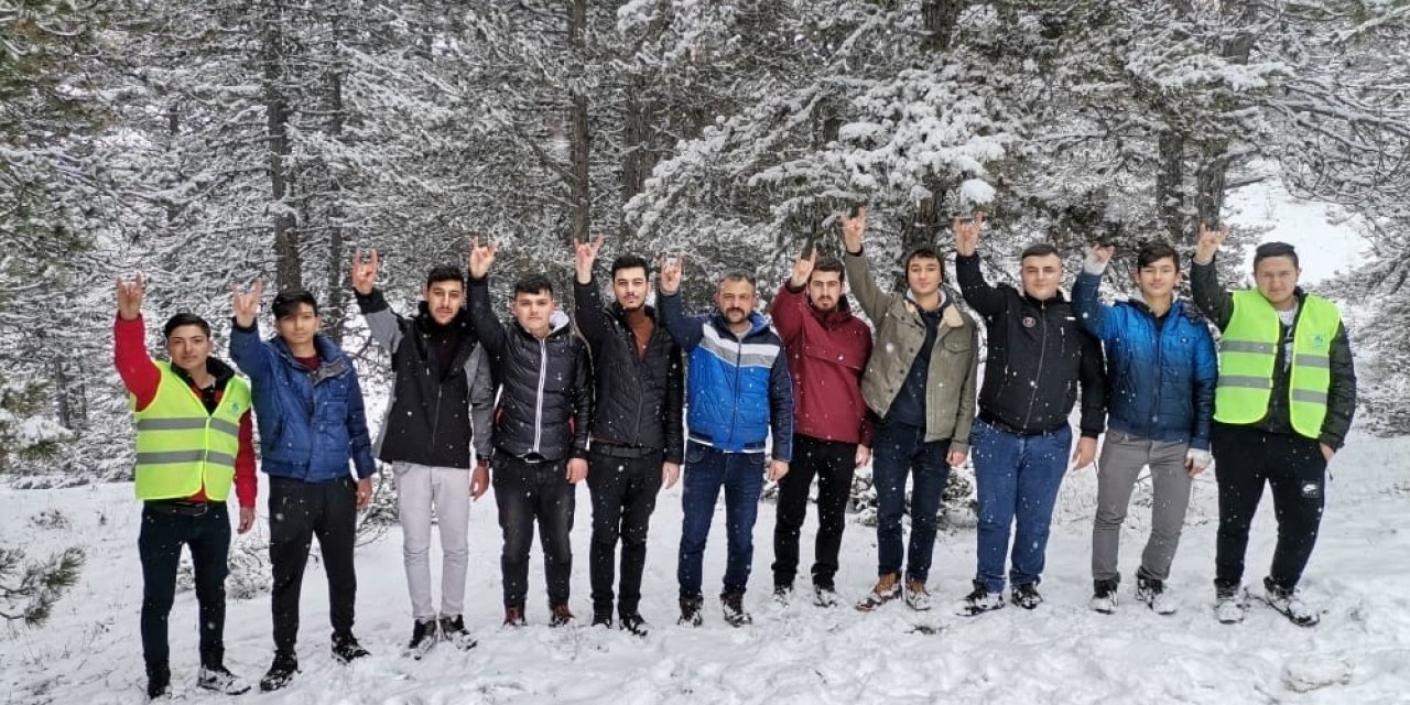 Yaban Hayvanları İçin Doğaya Yiyecek Bıraktılar