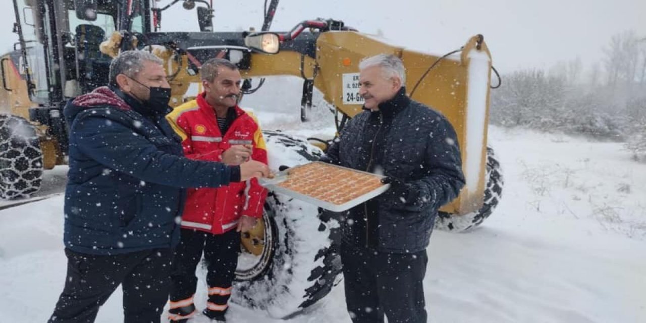 Binali Yıldırım’dan Karla Mücadele Ekiplerine Tatlı
