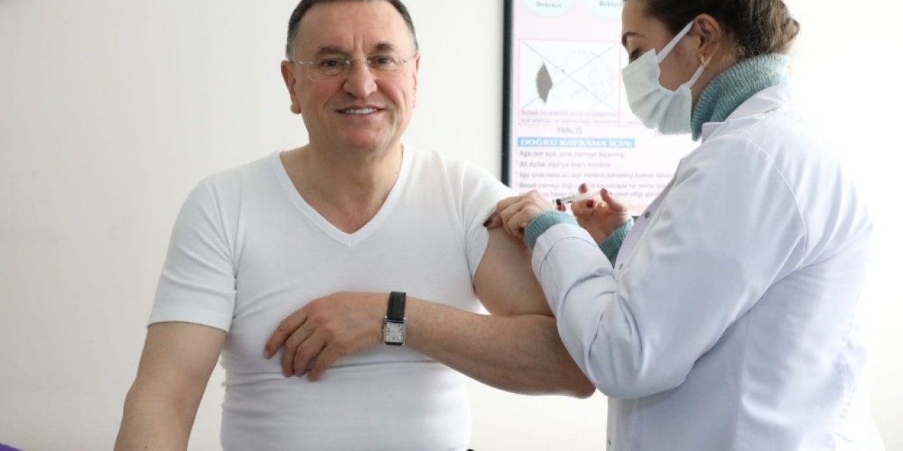 Başkan Savaş Korona Virüs Aşısı Yaptırdı