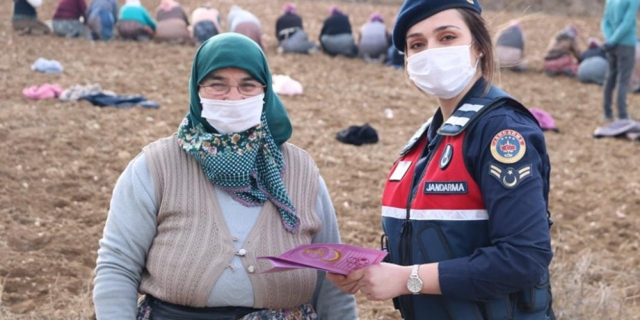 Sarımsak Tarlasında Çalışan Kadınlara Kades’i Anlattılar