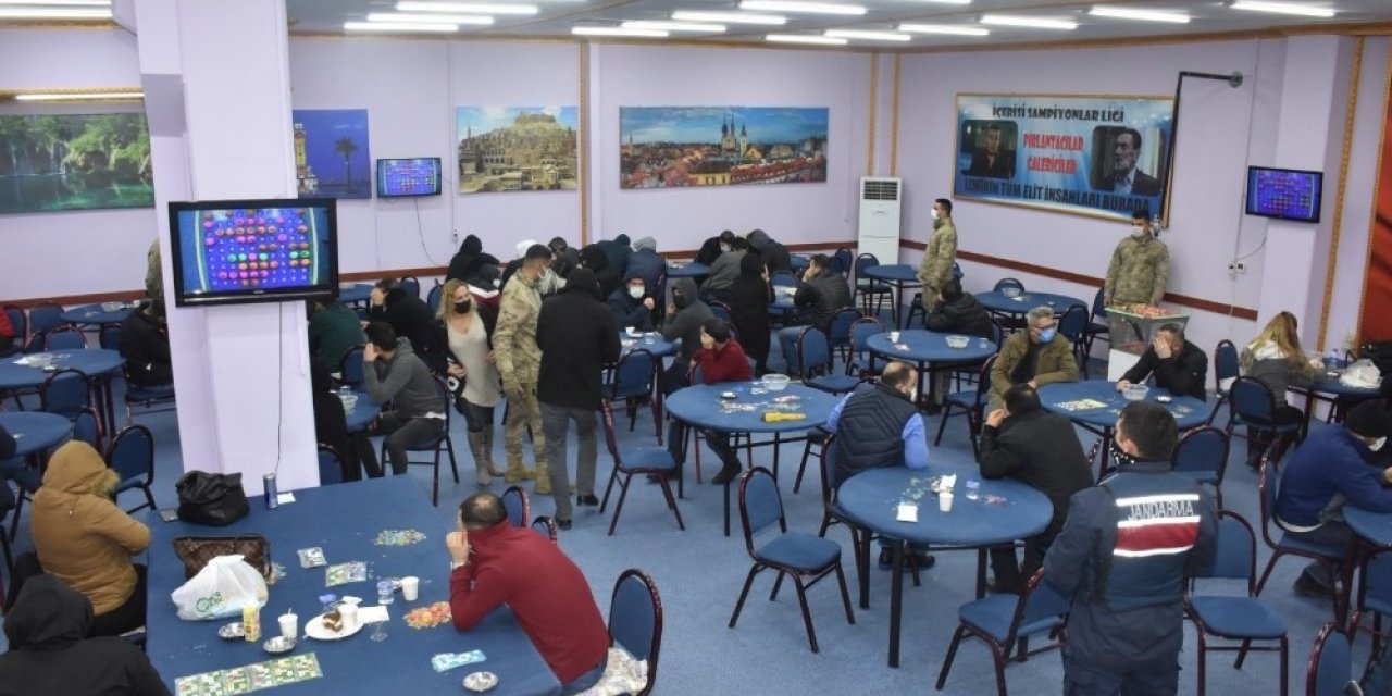 İ̇zmir’de Jandarmadan Dev Kumar Operasyonu