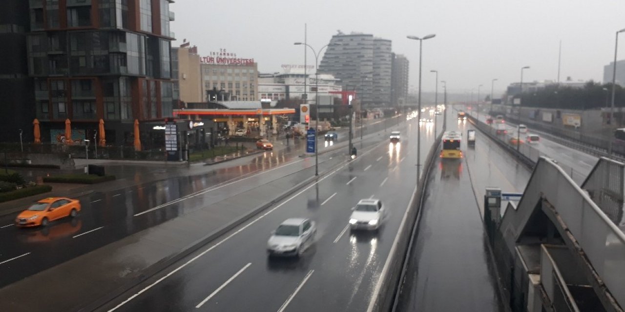 İ̇stanbul’da Yağmur Etkili Oluyor