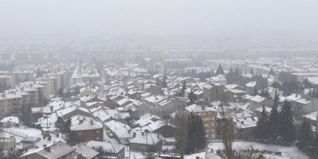 Eskişehir’e Kar Fırtına İle Geri Döndü