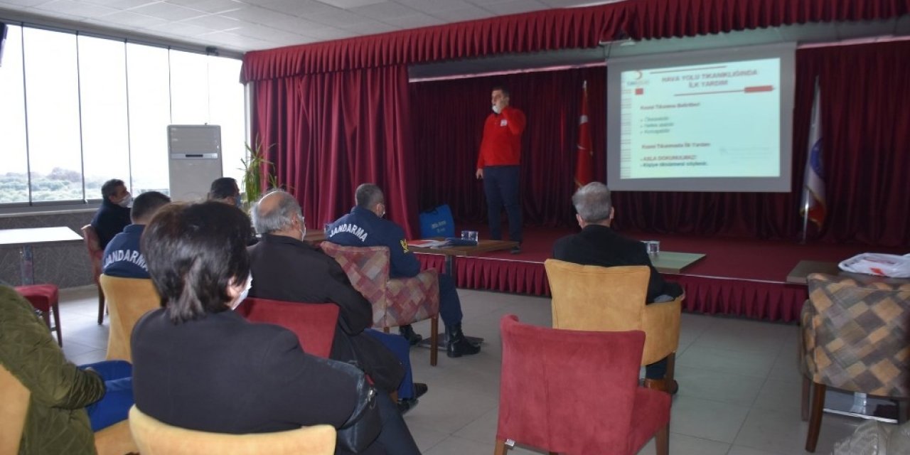Buharkent’te İlk Yardım Semineri Verildi