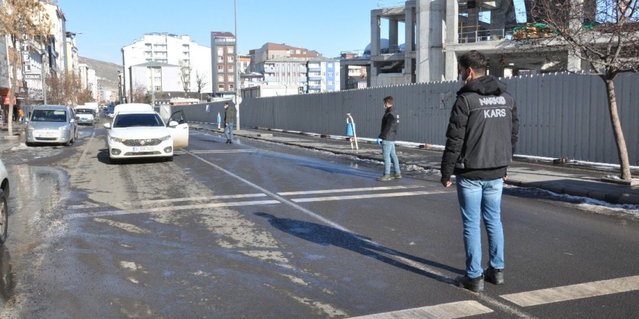 Kars’ta Polisten Korona Tedbirleri Uygulaması