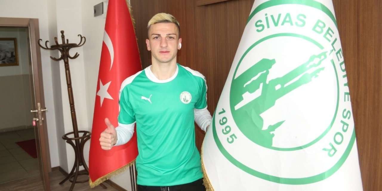 Sivas Belediyespor Pekin Köşnek’i Kadrosuna Kattı