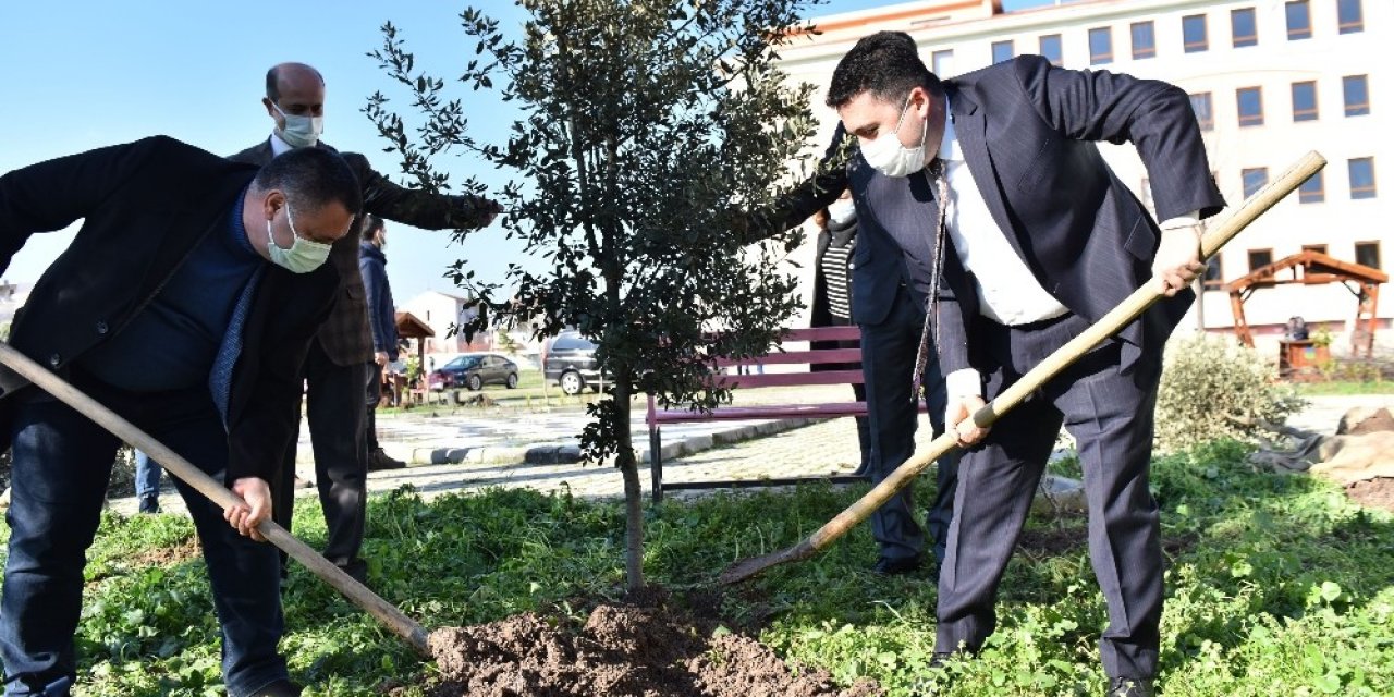Altıeylül Geleceğe Nefes Oluyor
