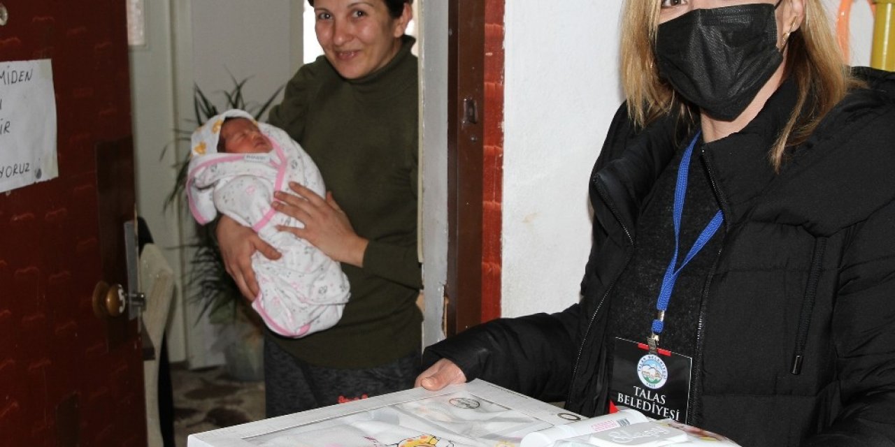 Talas’tan Bebek Sahibi Olan Ailelere “hoş Geldin” Paketi