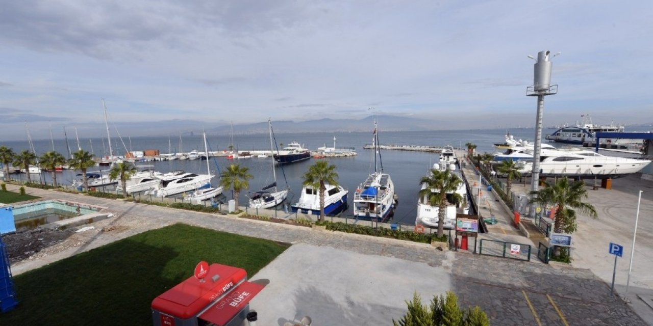 İ̇zmir Marina Yeniden Cazibe Merkezi Oluyor