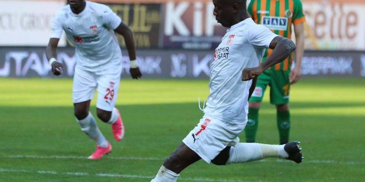 Max Gradel Ligdeki 6. Golünü Attı
