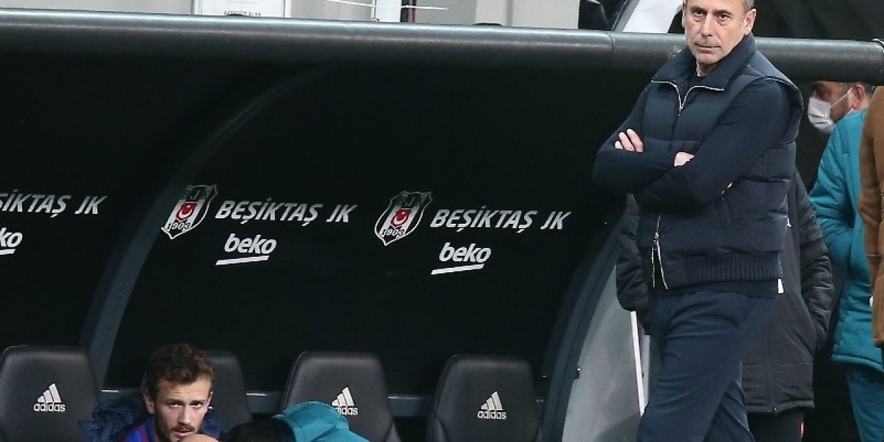 Abdulkadir Parmak Gözyaşlarıyla Sahayı Terk Etti