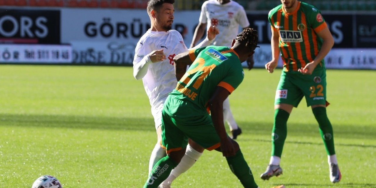 Sivasspor’da Ahmet Oğuz İlk Resmi Maçına Çıktı