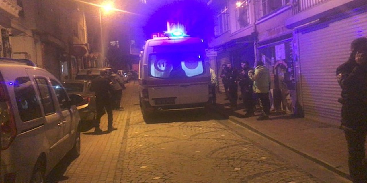 Fatih’te Kimlik Sorgusu Yapan Bekçiye Otomobil Çarptı