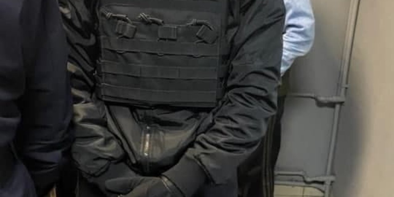 16 Yaşında Ki Bir Genç, Navalny Protestosunda Polislerin Arasına Sızdı