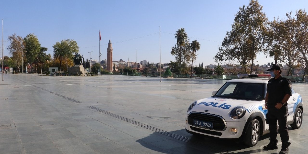 Hafta Sonu Kısıtlamayı İhlal Eden 493 Kişiye Ceza Yağdı