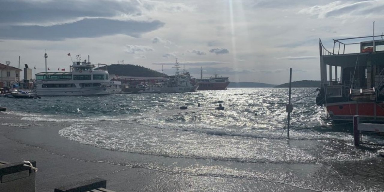 Erdek’te Lodos Etkili Oluyor