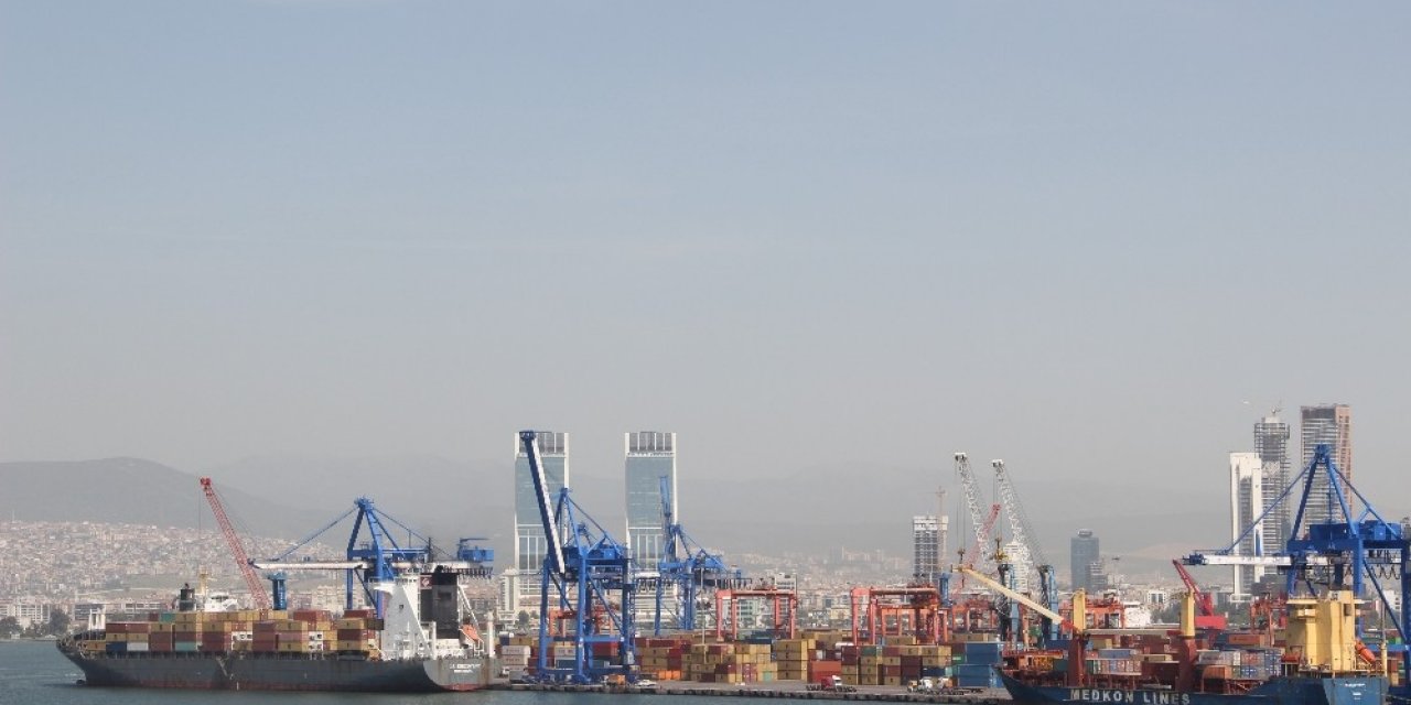 İ̇zmir’in Dış Ticaret Hacmi 20 Milyar Doları Aştı