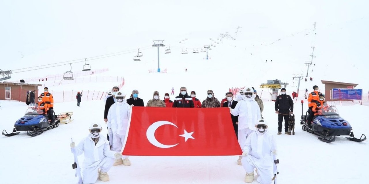 Jak Timleri, Kayak Merkezinde Tatbikat Gerçekleştirdi