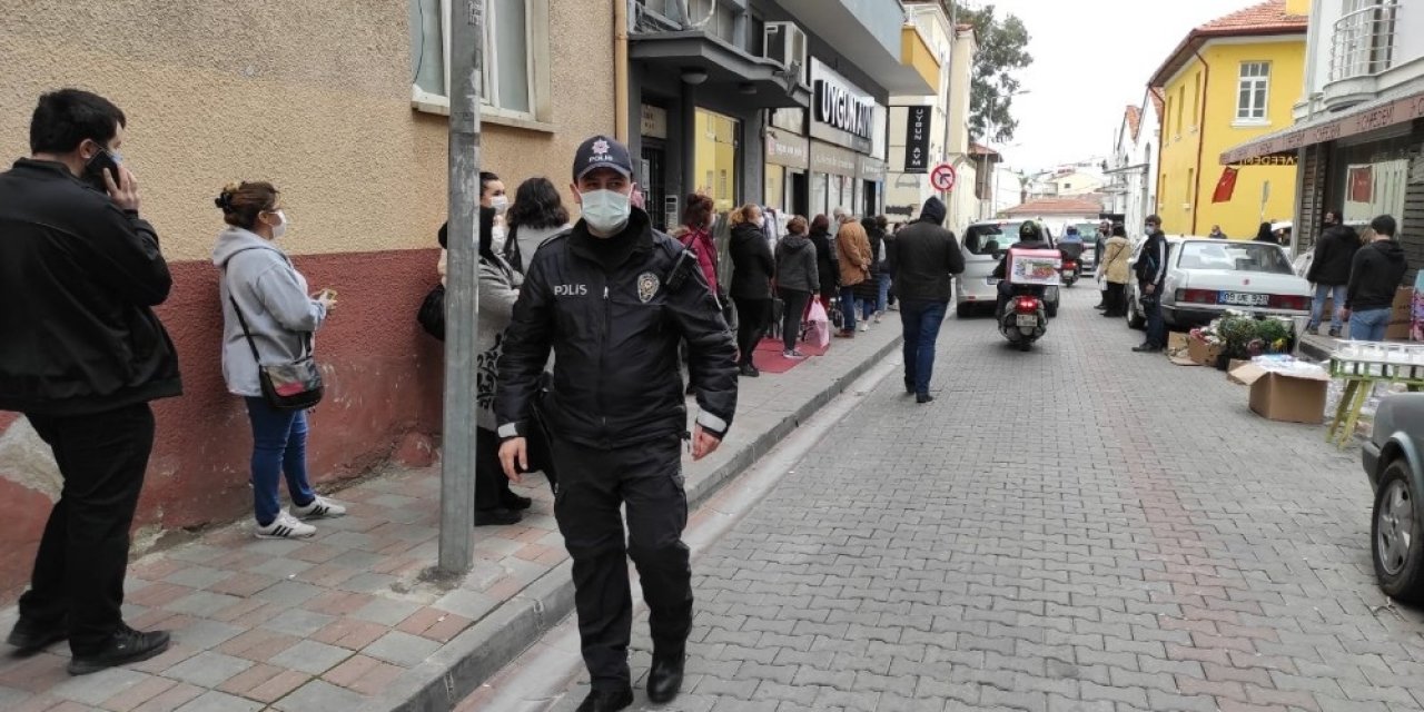 İ̇ndirim Sevdası, Koronayı Unutturdu