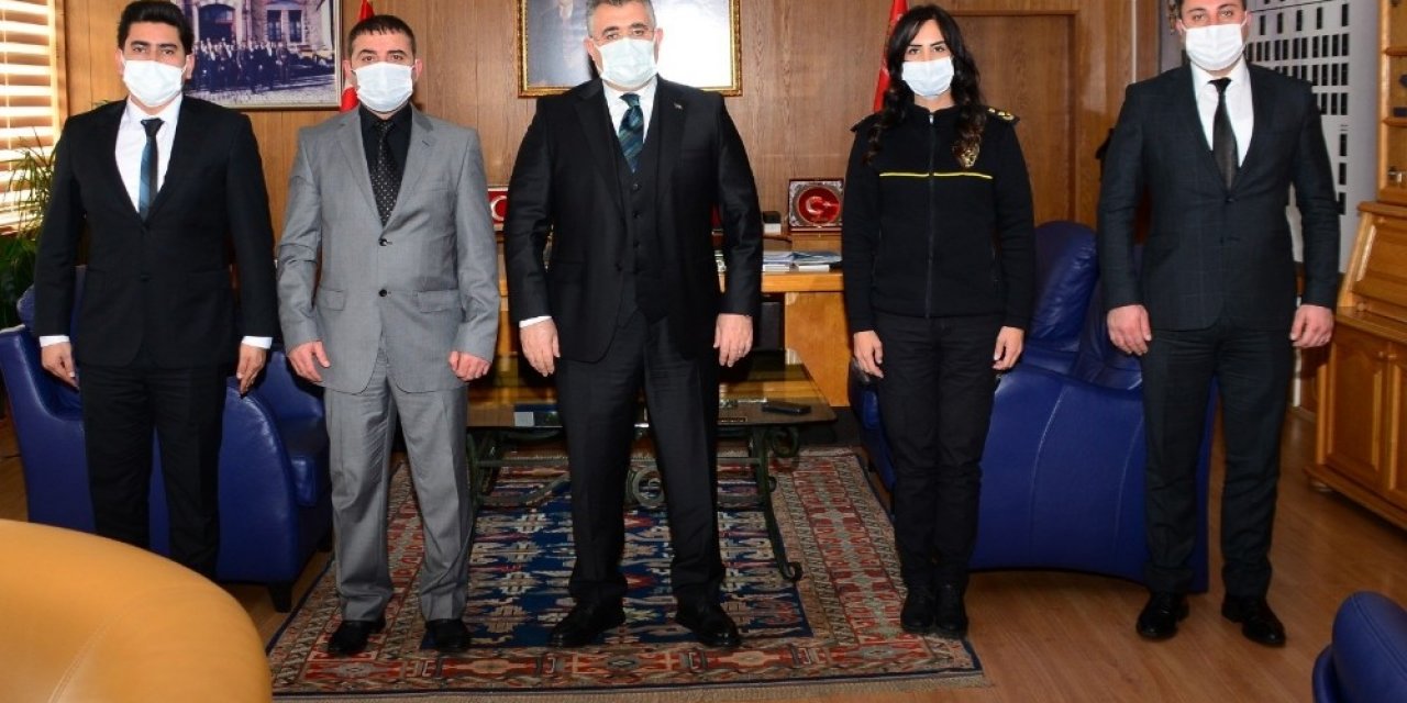 1 Milyon Tl’lik Rüşveti Kabul Etmeyen Polisler Ödüllendirildi