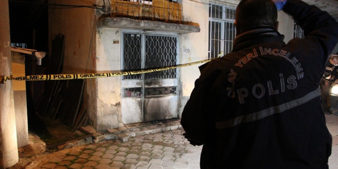 Takıntılı Eski Sevgili Erkek Arkadaşının Ailesinin Evini Yakmaya Çalıştı