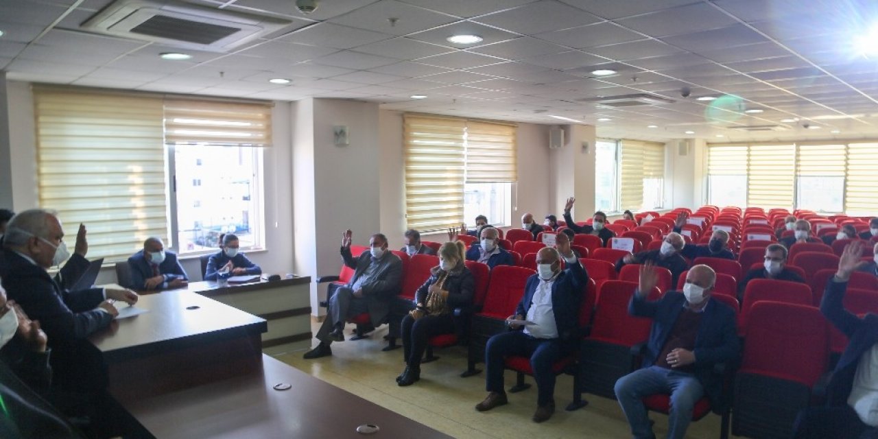 Erdemli Belediyesinden Esnafa Reklam Desteği