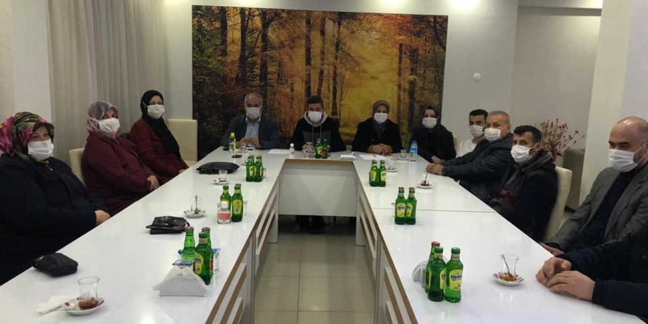Belediye Başkanı Yaman, Ak Parti Teşkilatıyla Bir Araya Geldi