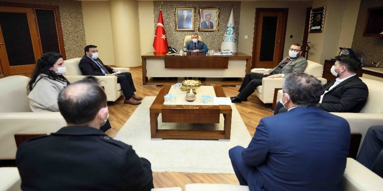 Başkan Büyükakın, Sosyal Hizmetler Personellerini Ağırladı