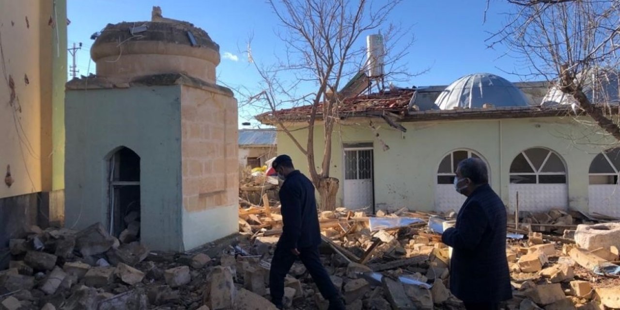 Vali Işık, Minaresi Yıkılan Camide İncelemelerde Bulundu