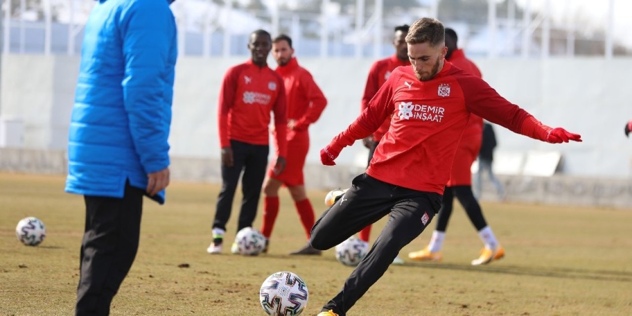 Sivasspor’da Tyler Boyd İlk İdmanına Çıktı