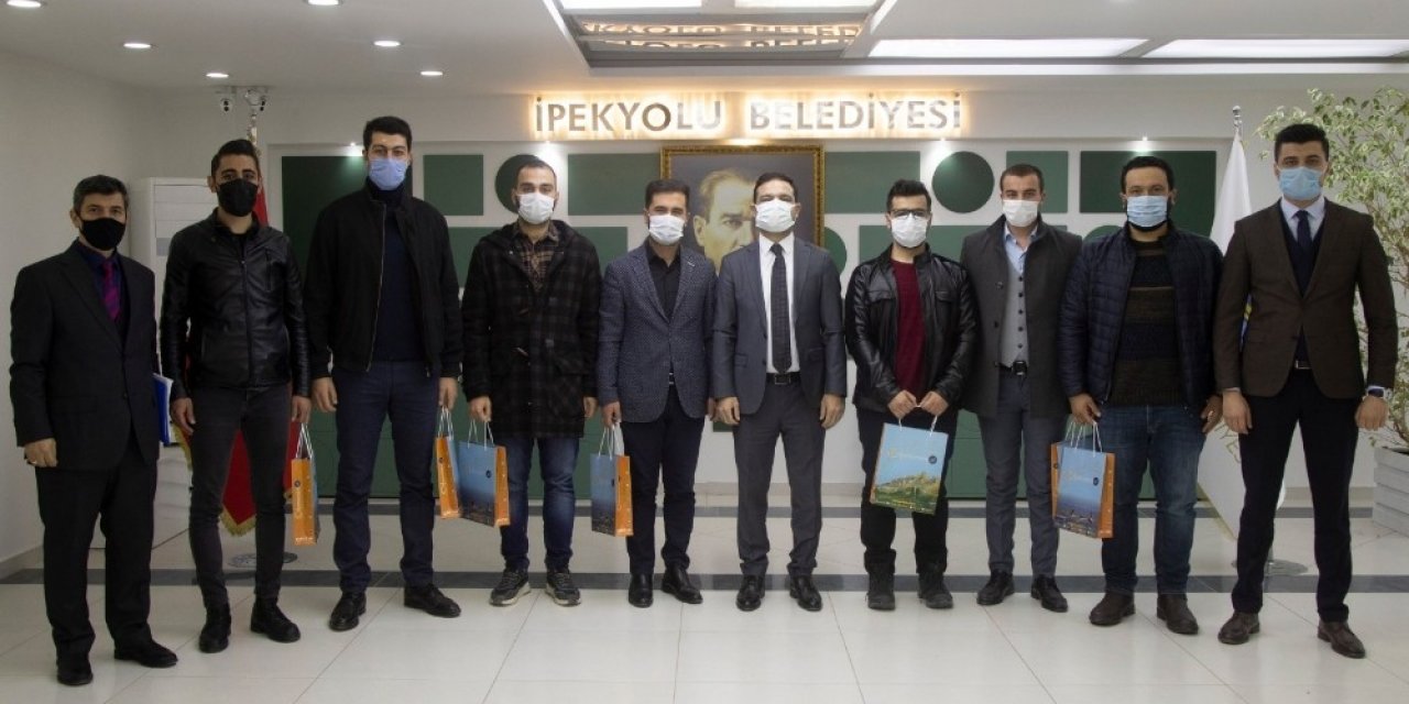 Başkan Vekili Aslan Gençlerle Buluştu