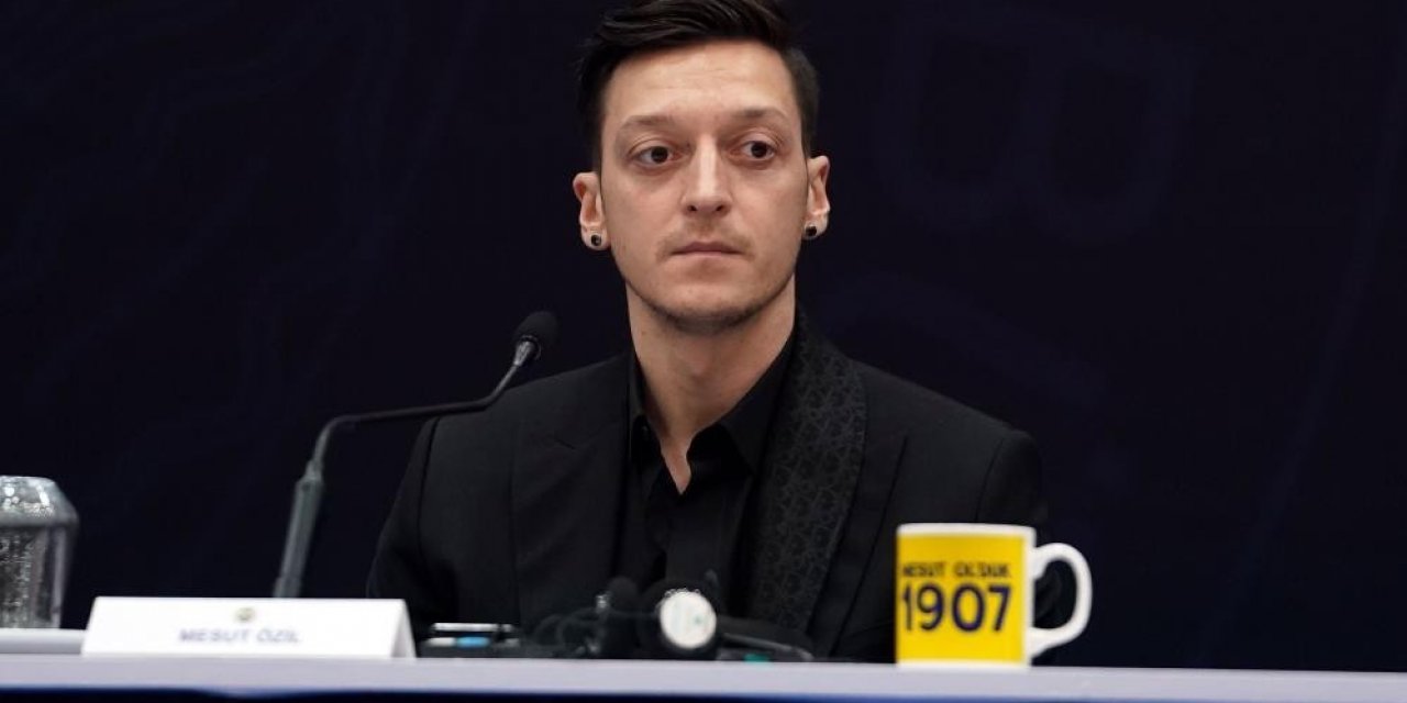 Transfer Döneminde Mesut Özil Konuşuldu