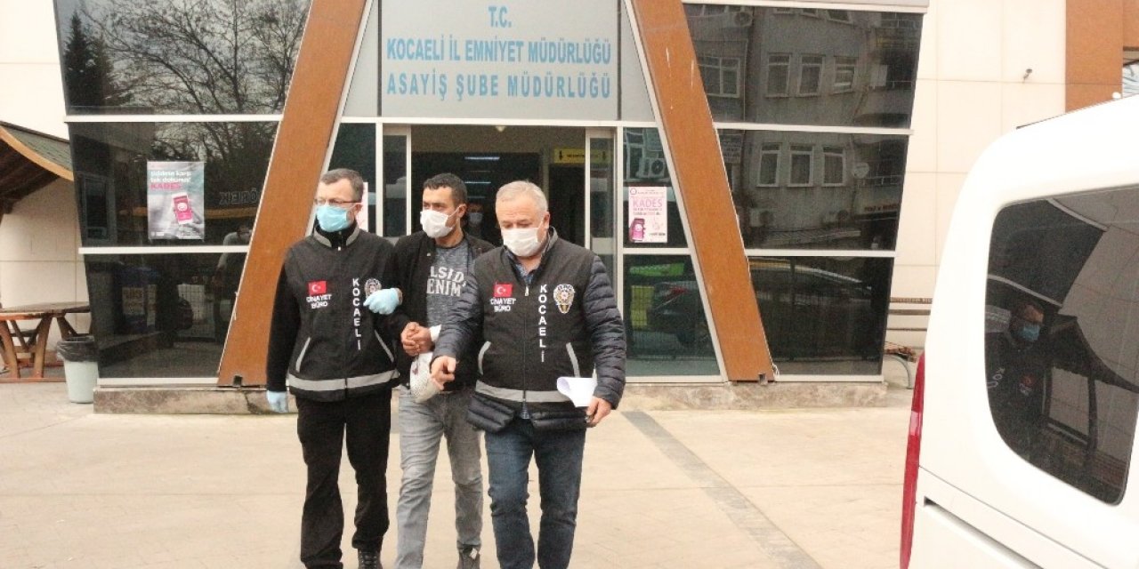 Ev Arkadaşını Bıçaklayarak Öldüren Zanlı Tutuklandı