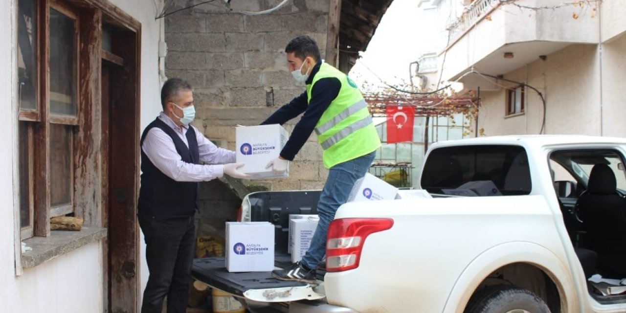 Karantinadaki Mahalleye Gıda Yardımı