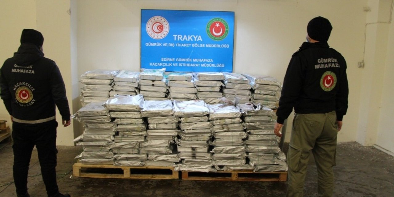 Kapıkule’de Yabancı Plakalı Tırda 230 Kilo Uyuşturucu Ele Geçirildi