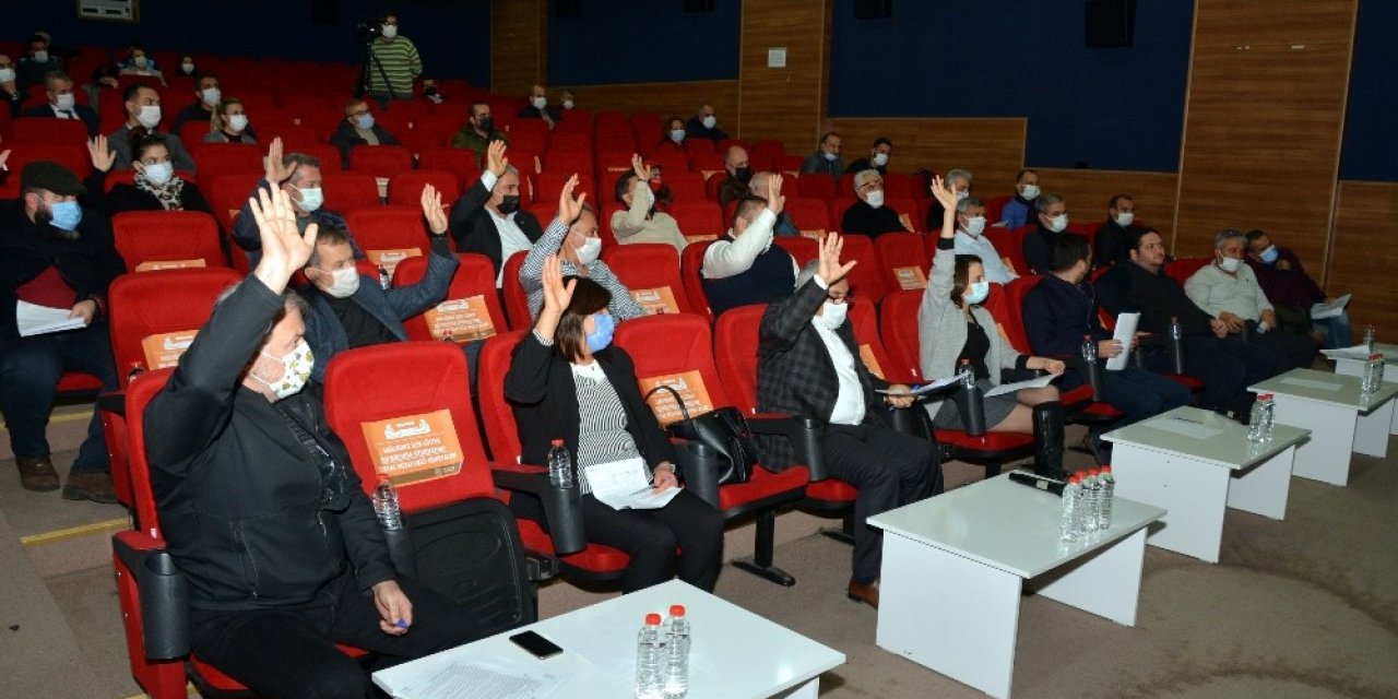 Aliağa Belediyesinde 12 Madde Meclis Üyelerinin Oylamasına Sunuldu