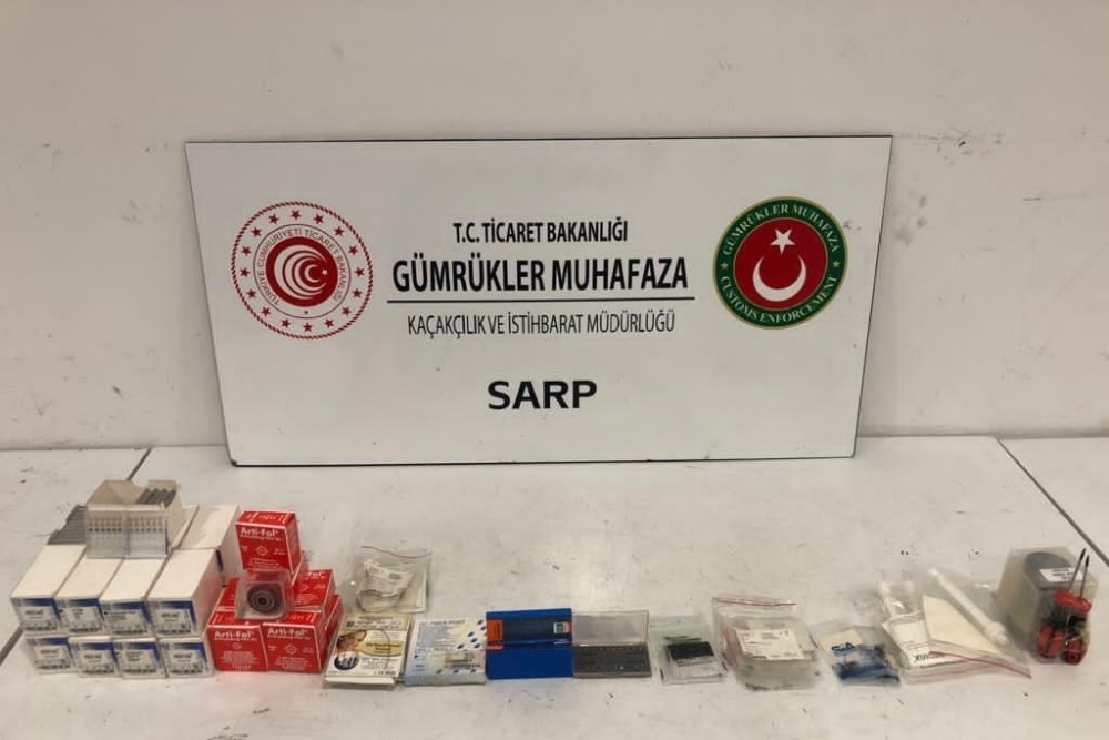 Yasa dışı yollardan sokulduğu belirlenen dişçilik sektöründe kullanılan malzemeler ele geçirildi.