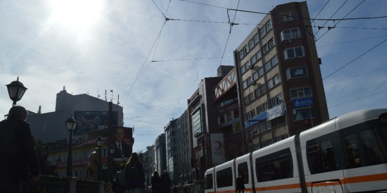 Eskişehir Güneşli Günlere Kavuşuyor