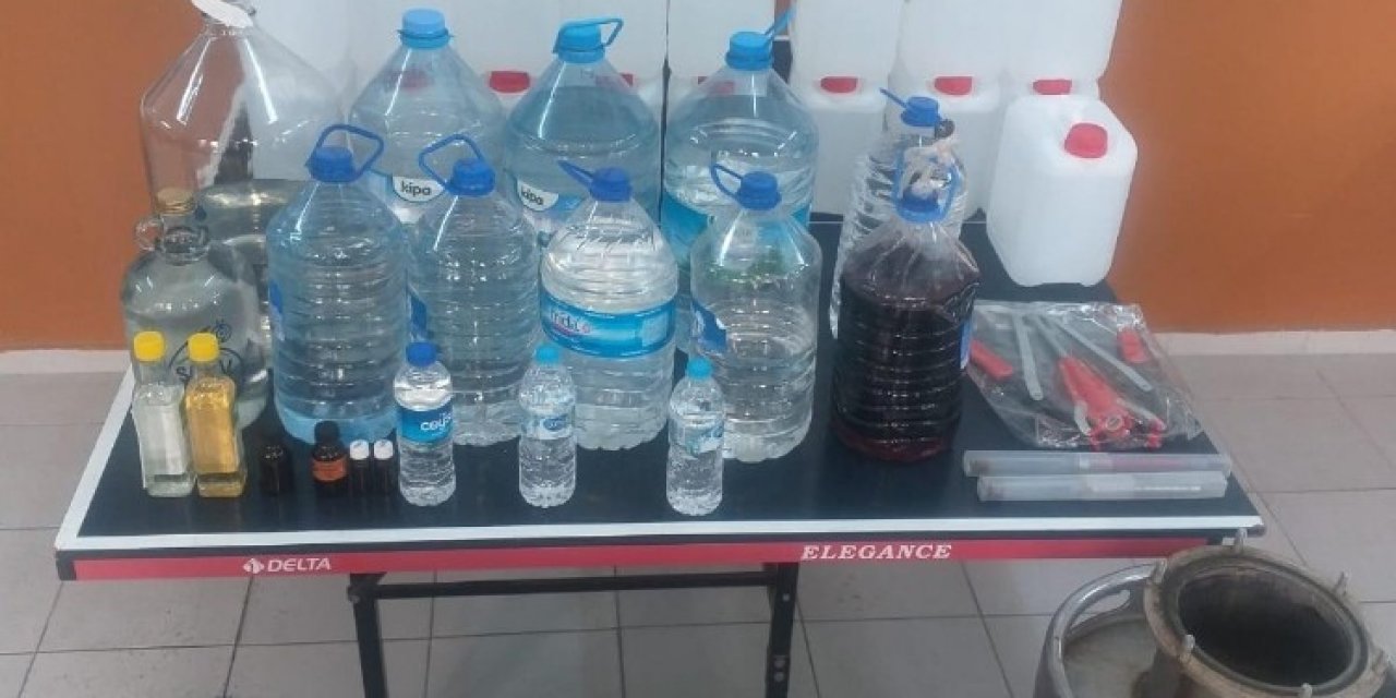 İ̇zmir’de Kaçak İçki Operasyonu: 4 Gözaltı