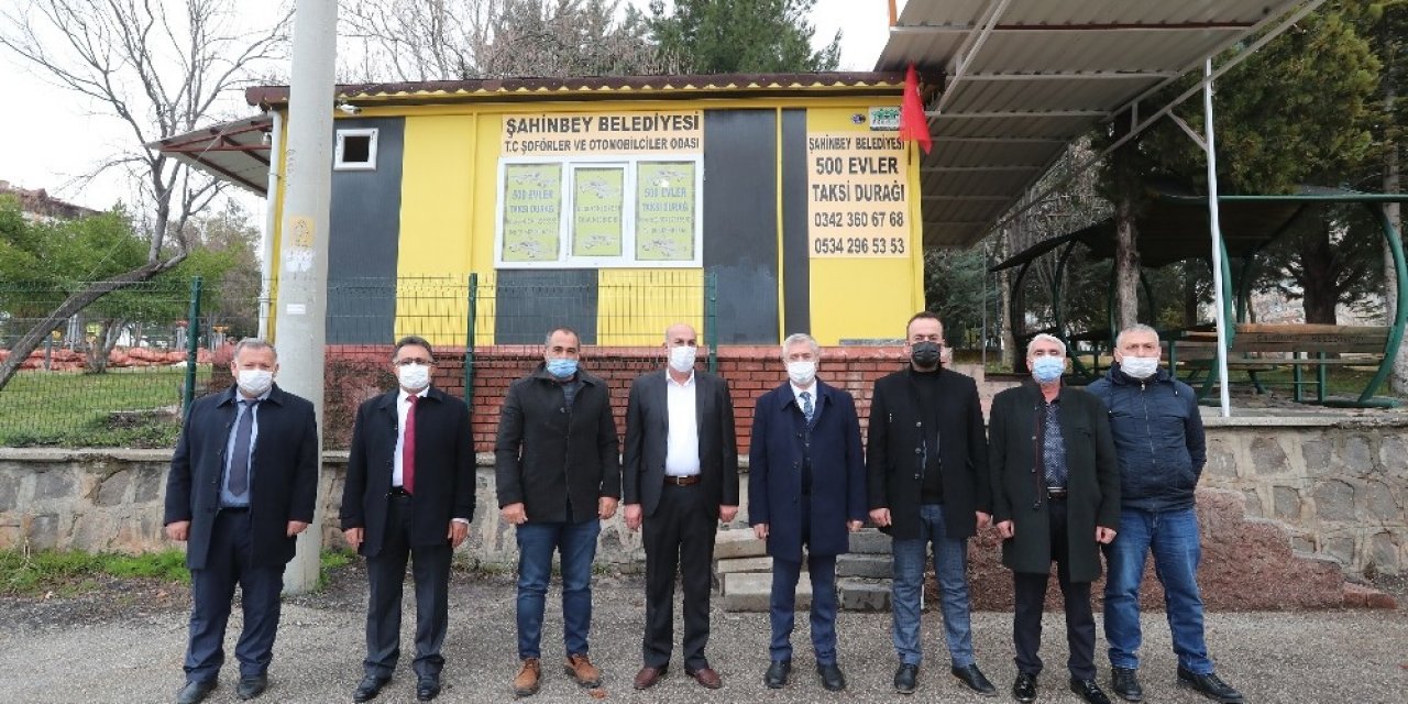 Başkan Tahmazoğlu Taksi Duraklarını Ziyaret Etti