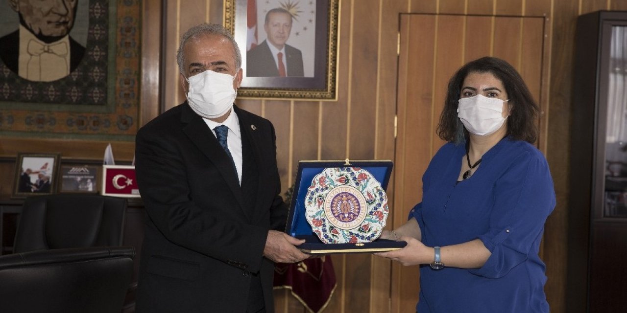Tübi̇tak Teşvik Ödülü Sahibi Çadırcı’dan Rektör Çomaklı’ya Ziyaret