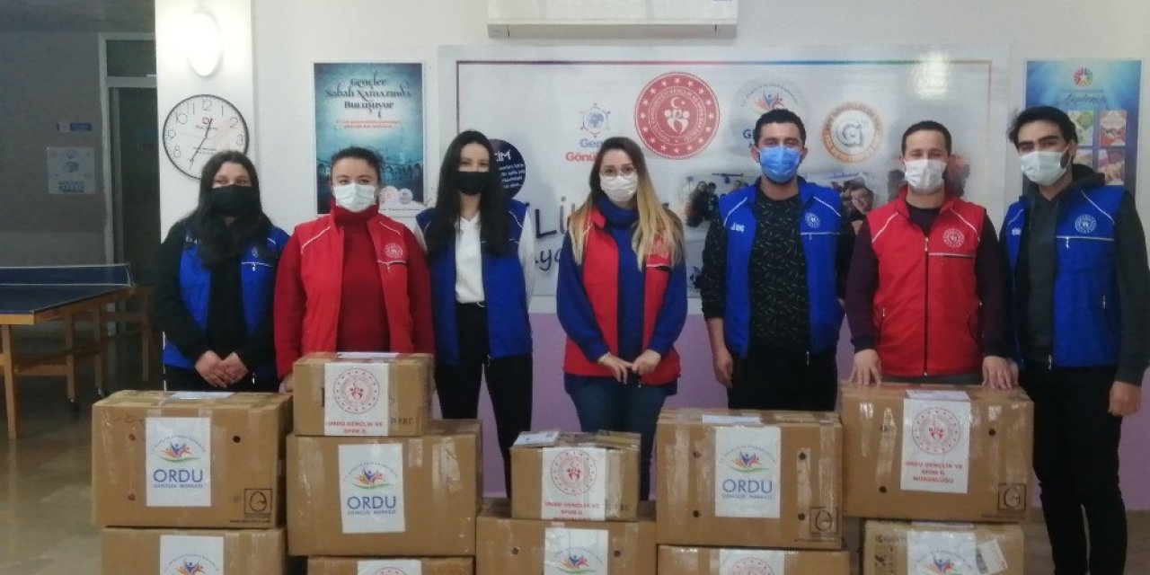İ̇dlib Ve Muş’taki Çocuklara Kışlık Kıyafet Yardımı
